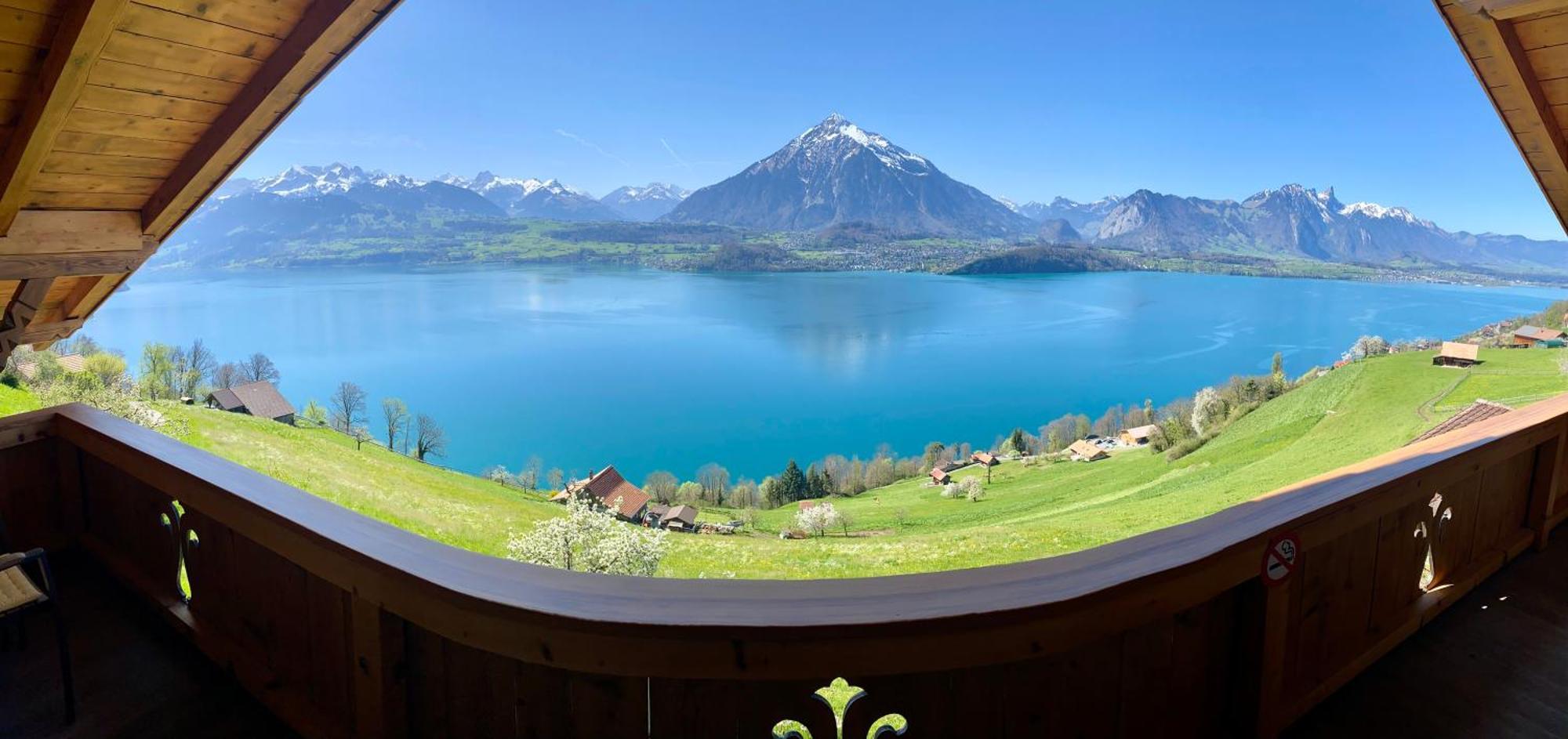 Chalet Egglen "Typical Swiss House, Best Views, Private Jacuzzi" Sigriswil Exterior photo