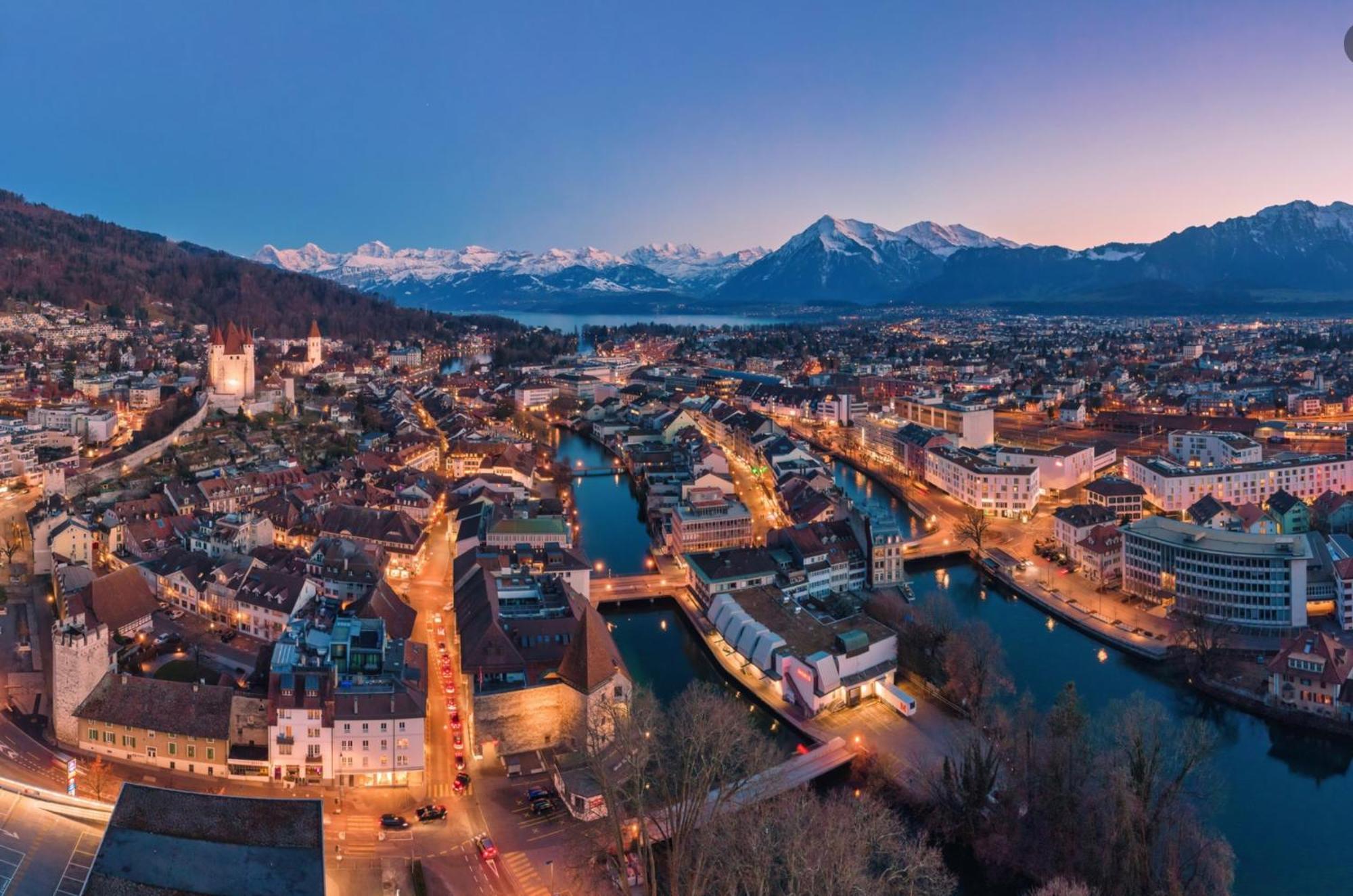 Chalet Egglen "Typical Swiss House, Best Views, Private Jacuzzi" Sigriswil Exterior photo