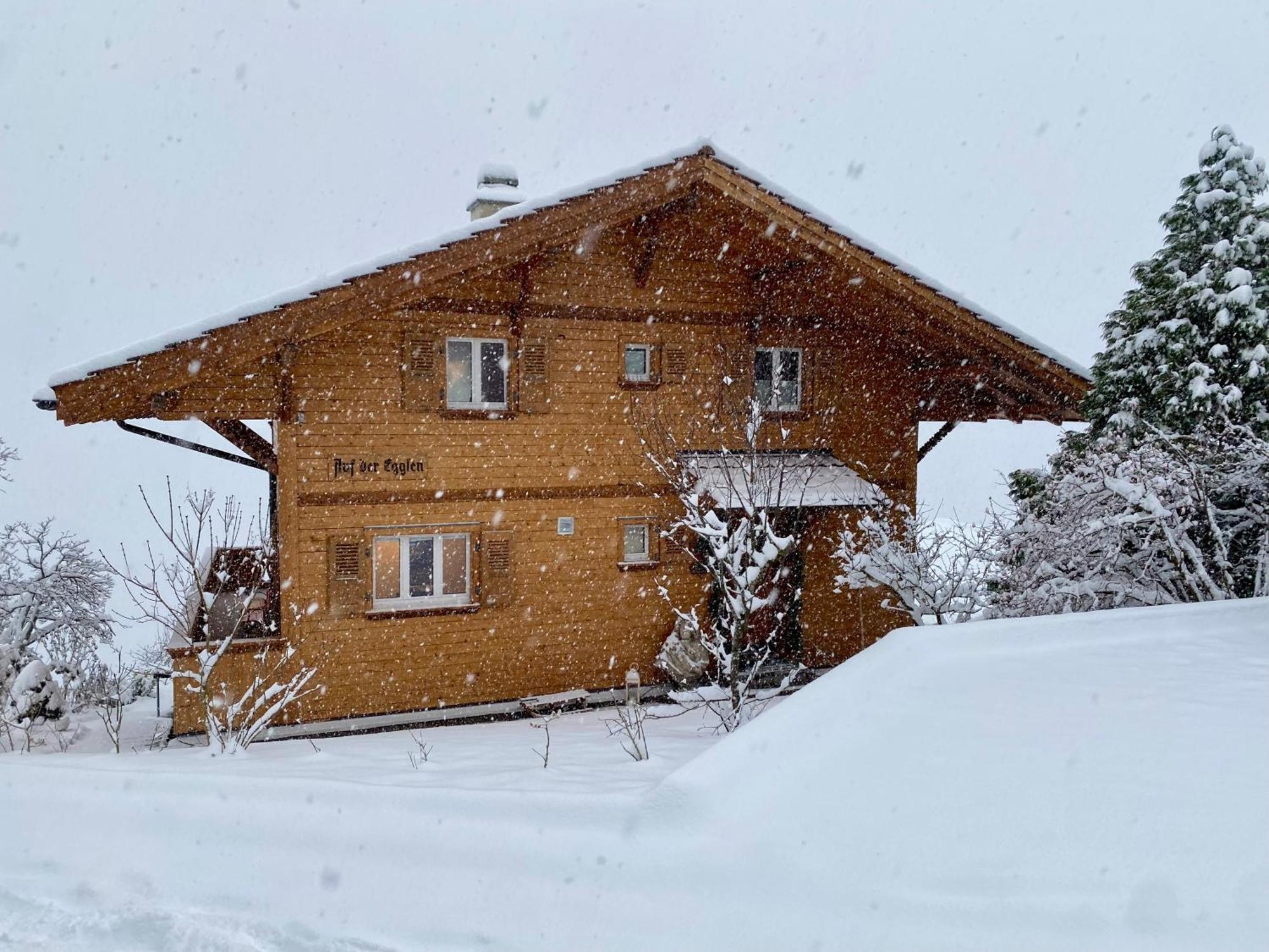 Chalet Egglen "Typical Swiss House, Best Views, Private Jacuzzi" Sigriswil Exterior photo