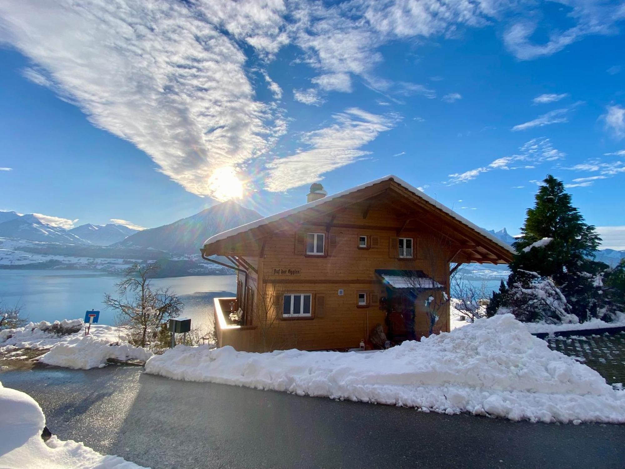 Chalet Egglen "Typical Swiss House, Best Views, Private Jacuzzi" Sigriswil Exterior photo