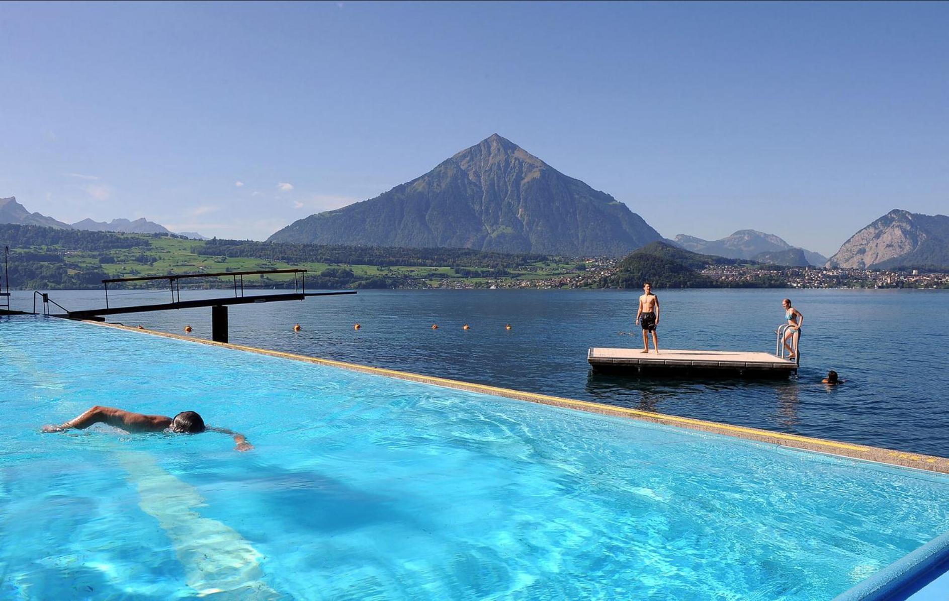 Chalet Egglen "Typical Swiss House, Best Views, Private Jacuzzi" Sigriswil Exterior photo