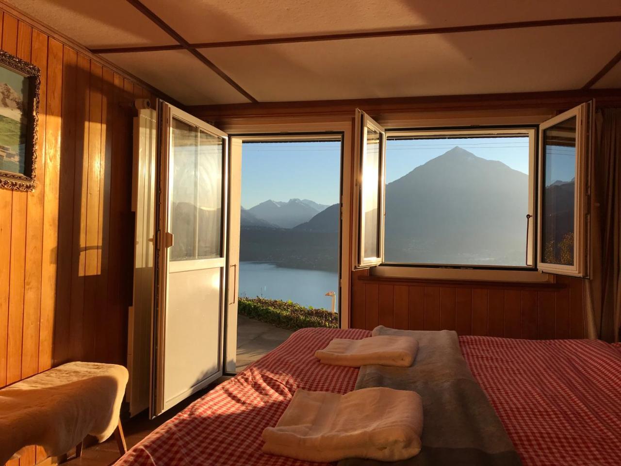 Chalet Egglen "Typical Swiss House, Best Views, Private Jacuzzi" Sigriswil Exterior photo